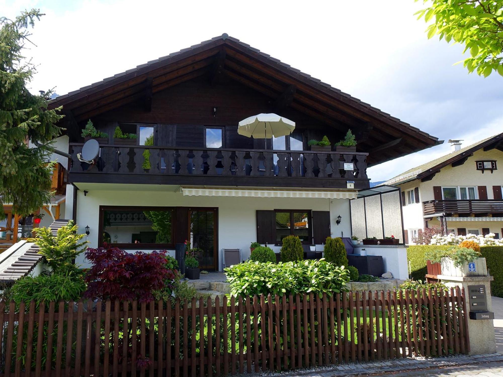 Ferienwohnung Ariane Гармиш-Партенкирхен Экстерьер фото